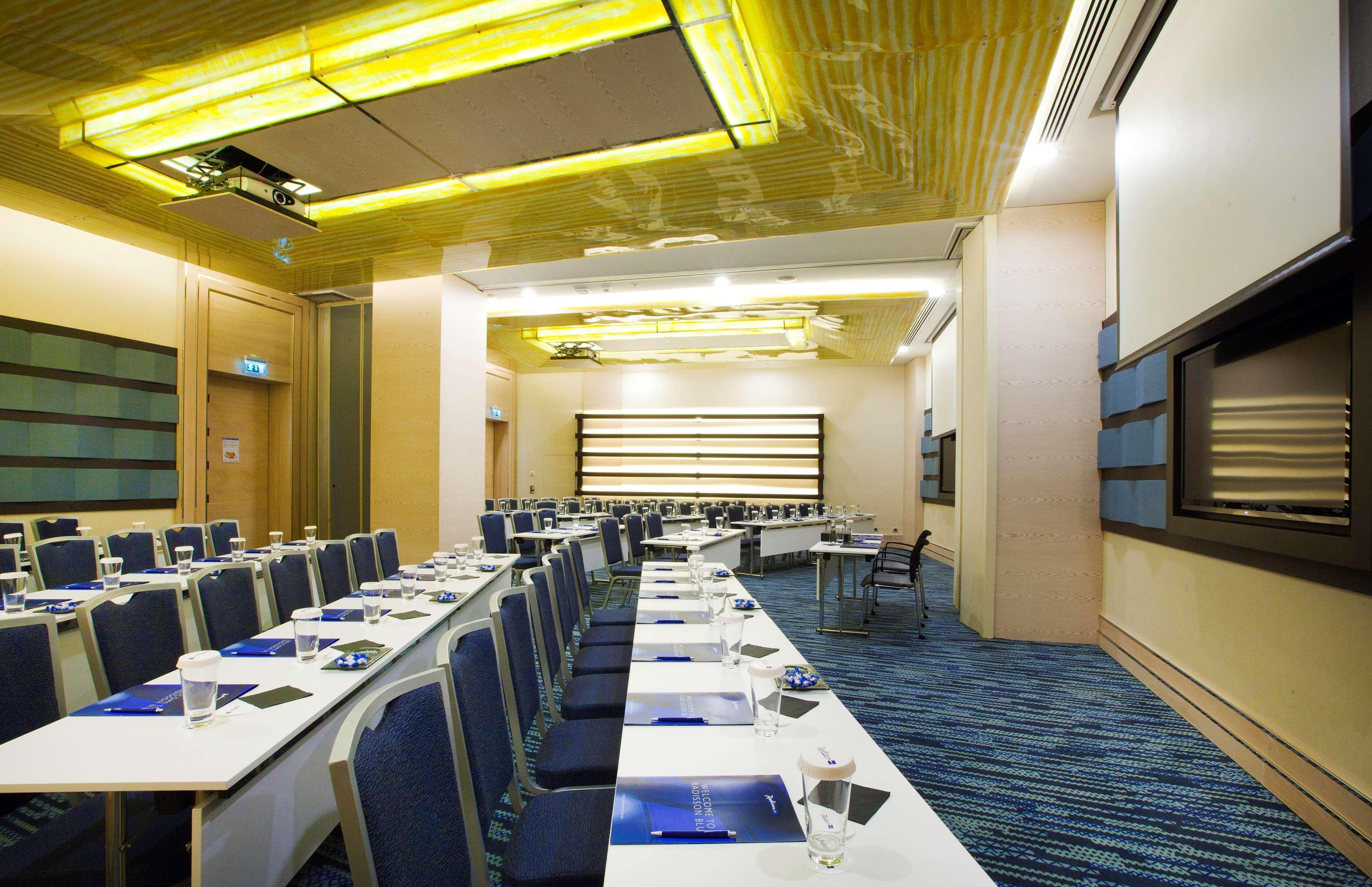 Radisson Blu Hotel Istanbul Pera Ngoại thất bức ảnh Meeting room