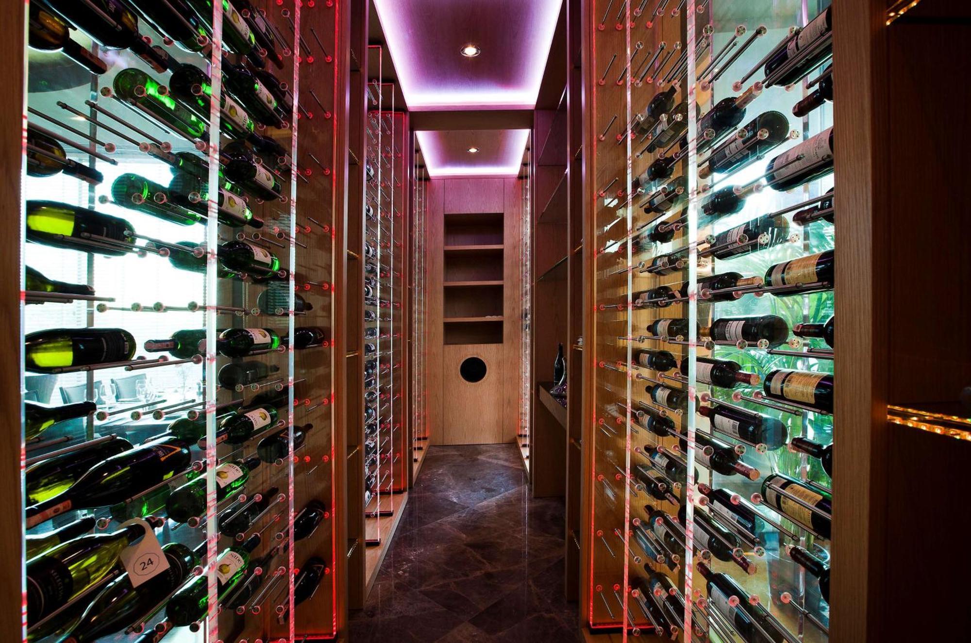 Radisson Blu Hotel Istanbul Pera Ngoại thất bức ảnh Wine cellar