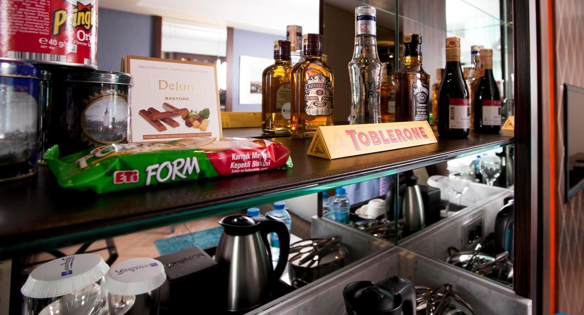 Radisson Blu Hotel Istanbul Pera Phòng bức ảnh A bar in Dublin, Ireland